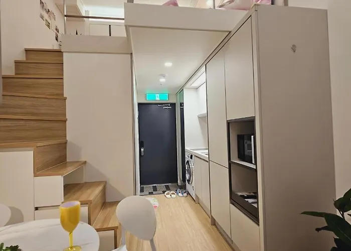 Sillim Sindaebang Station Gocheok Sky Dome Lovely House